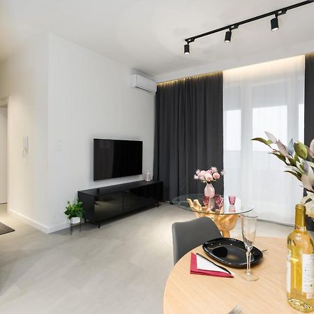Widokowy Apartament Wojciechowskiego Parking I Loggia By Renters Prestige Poznan Exterior photo